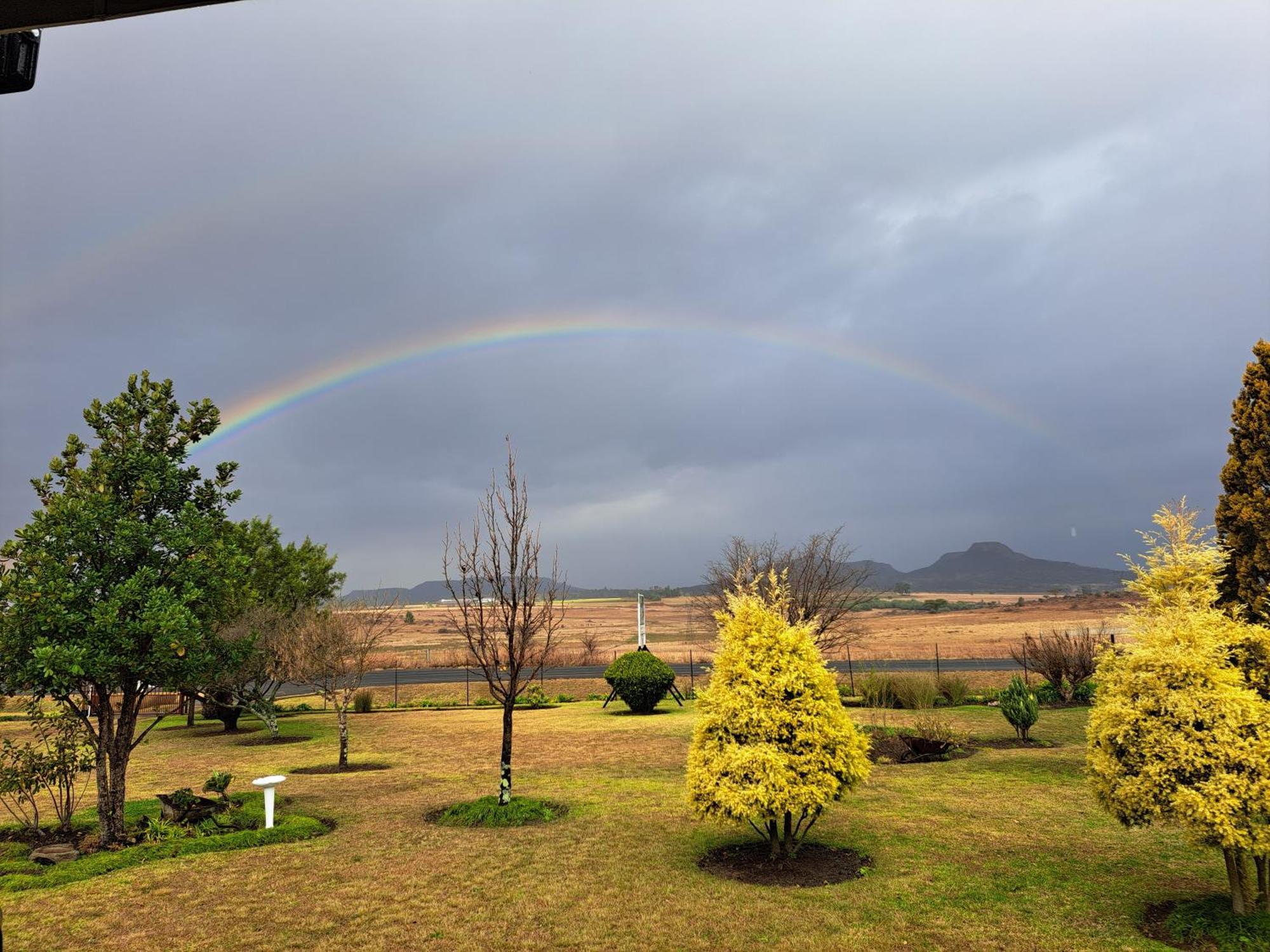 Mountain View Guest House ดันดี ภายนอก รูปภาพ